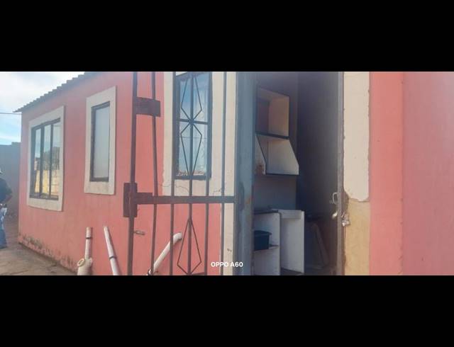 2 BEDROOM HOUSE FOR SALE IN PALM RIDGE